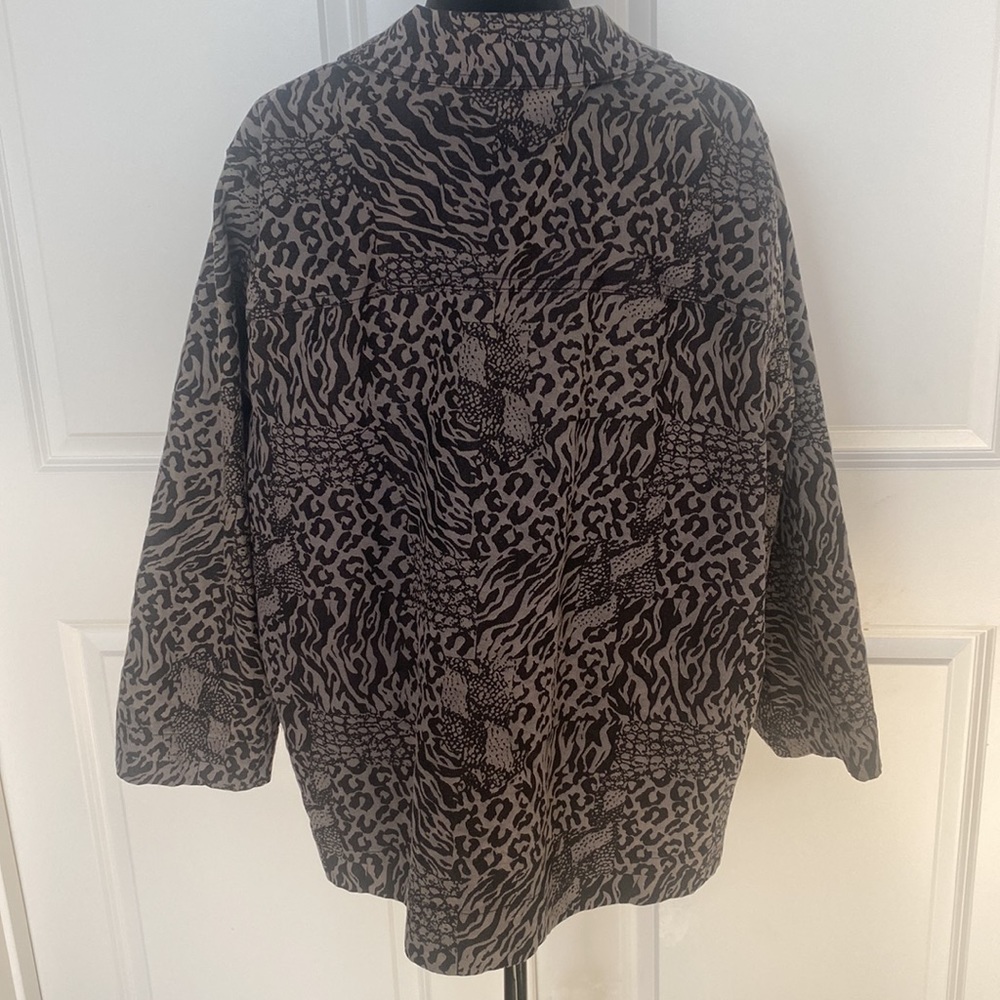 TOTO n KO Leopard and Tiger Animal Print  Thick Button Down Shacket - Picture 4 of 4